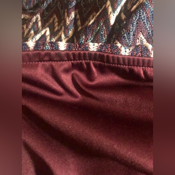 Ladies Zigzag Pattern Top Wine Blue Turquoise with Metallic Accents 1X - Picture 6 of 10